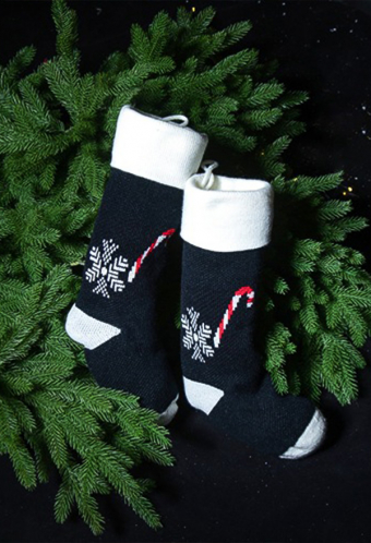 Christmas Gothic Unique Knit Stockings Dark Style Snow Flakes Print Hanging Stocking Gifts for Family Xmas Party ( 18inch)
