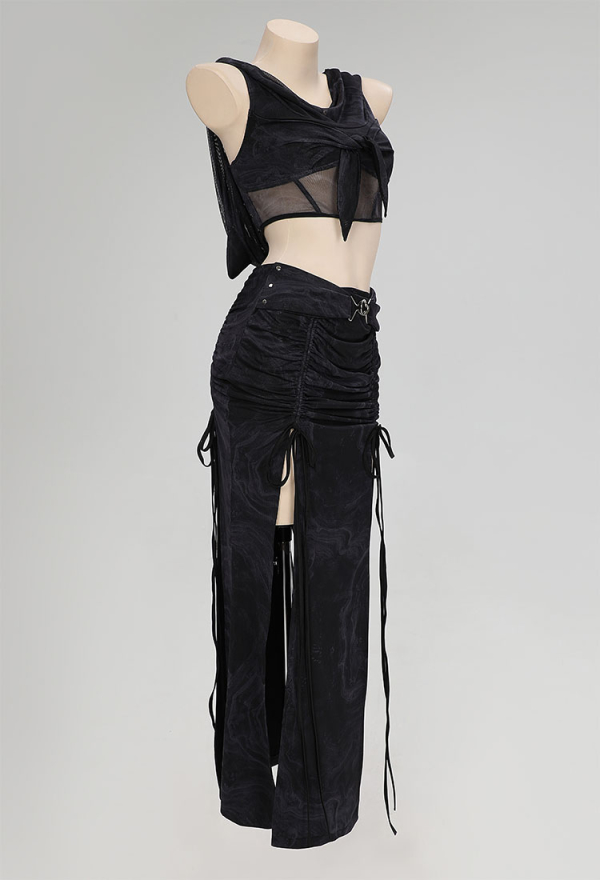Wasteland Style Black Casual Outfit Short Hooded Top and Skirt with Arm Sleeves