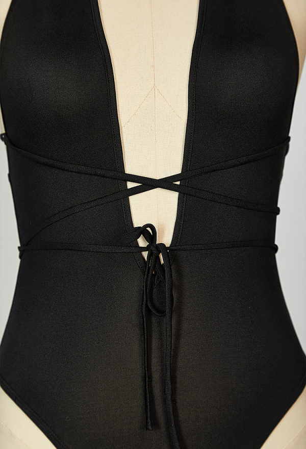 Gothic Sexy Costume Black Bodysuit with Hoodie Sleeves and Choker Gothic Sexy Costume Black Bodysuit with Hoodie Sleeves and Choker