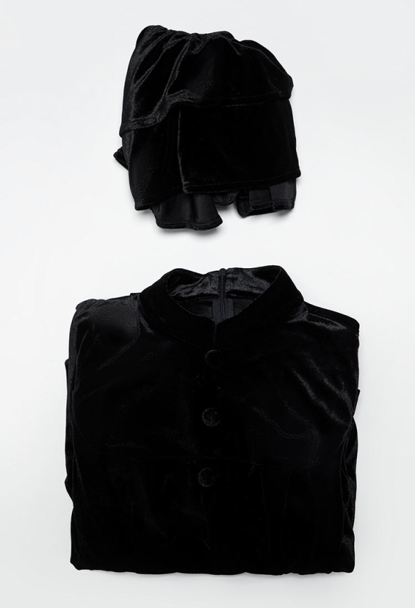 Crimson Cage Gothic Black Velvet Dress Vintage Waist-hugging Dress with Ruffled Cape