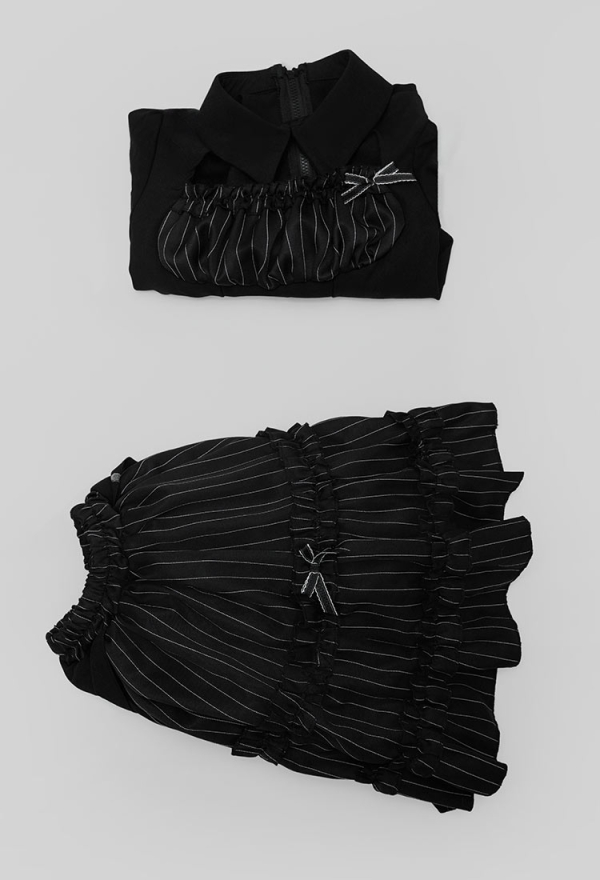 Moonlight Romance Gothic Black Striped Ruffle Lolita Dress Set Y2K Dark Style Puff Skirt with Long Sleeve Top Moonlight Romance Gothic Black Striped Ruffle Lolita Dress Set Y2K Dark Style Puff Skirt with Long Sleeve Top