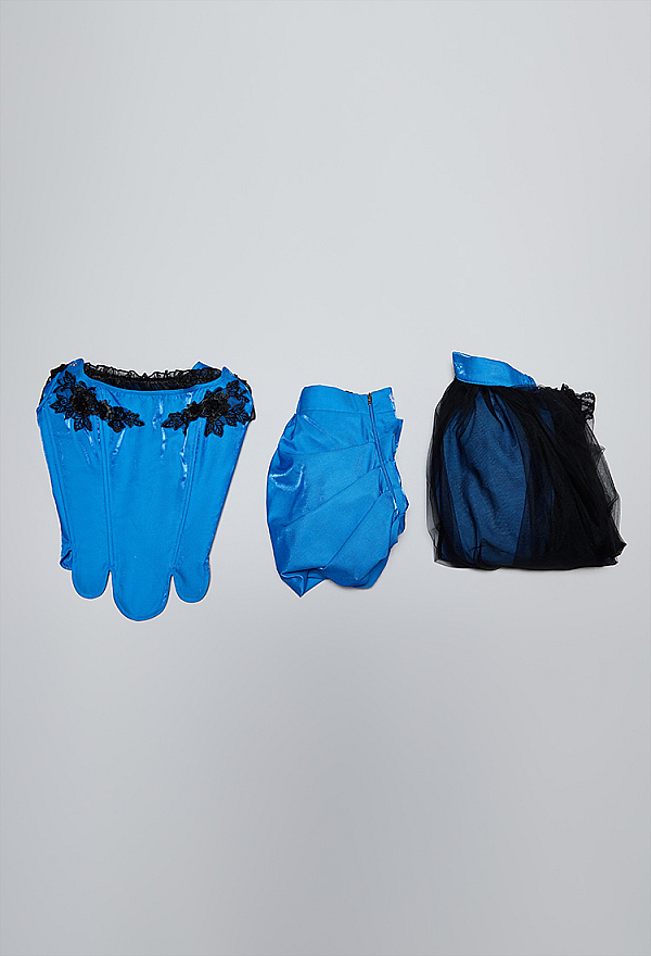 Take A Bite Halloween Gothic Vampire Corset Skirt Set Vintage Teal Blue Corset Top and Skirt with Mesh Train Take A Bite Halloween Gothic Vampire Corset Skirt Set Vintage Teal Blue Corset Top and Skirt with Mesh Train