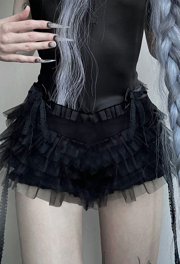 Gothic Black High-Waisted Cake Shorts Dark Style Lace Mesh Layered Shorts Gothic Black High-Waisted Cake Shorts Dark Style Lace Mesh Layered Shorts