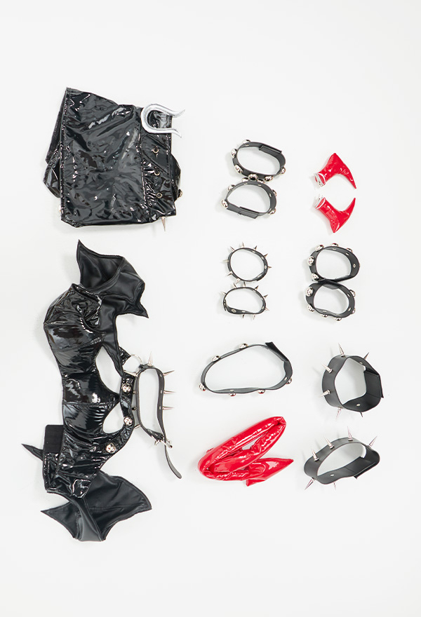 BITE ME LIGHTLY Bat Wings Demon Sexy Lingerie Set Black Low-cut Halter Bra Rivet Decorated Miniskirt Lingerie