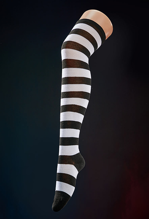 Vengeance in Wonderland Halloween Costume Puff-sleeved Dress with Bloodstain Print Apron and Stockings Vengeance in Wonderland Halloween Costume Puff-sleeved Dress with Bloodstain Print Apron and Stockings