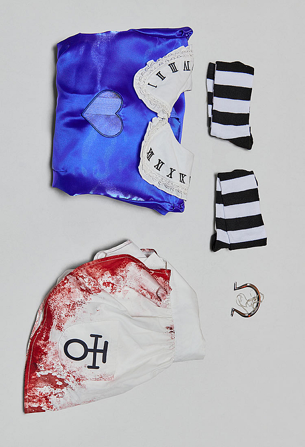 Vengeance in Wonderland Halloween Costume Puff-sleeved Dress with Bloodstain Print Apron and Stockings Vengeance in Wonderland Halloween Costume Puff-sleeved Dress with Bloodstain Print Apron and Stockings